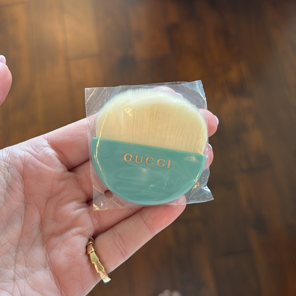 Mini Gucci Bronzer Brush & Pouch